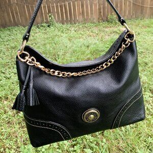🖤 Classic Black Leather Shoulder Bag – Like New Condition